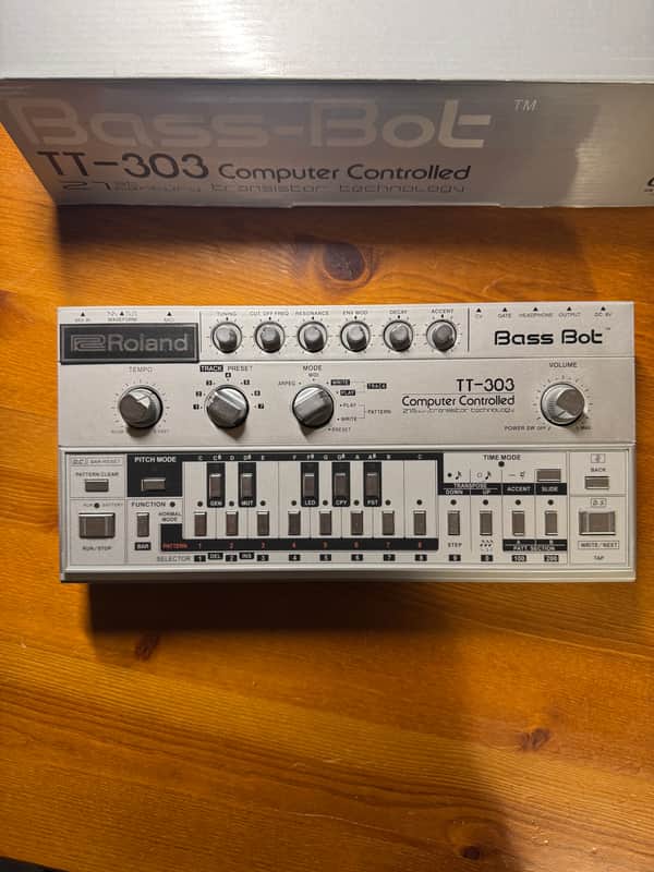 【奇跡の美品】Cyclone Bass-Bot TT-303 v1 Cyclone Analogic TT-303 Bass Bot V1 | Reverb