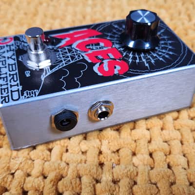 Daredevil Aces Hybrid Amplifier - Silver / Black / Red Graphic image 4