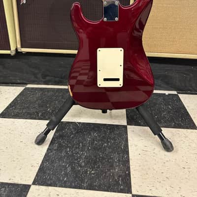 Fender MIM Standard Stratocaster with Maple Fretboard 2001 Midnight Wine image 9