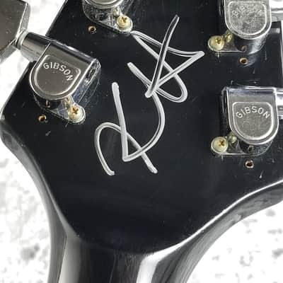 Gibson Custom Shop Kirk Hammett Flying V Aged & Signed [USED] 2012 image 9