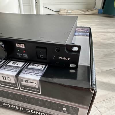 Furman PL-8C E Power Conditioner — Excellent image 3