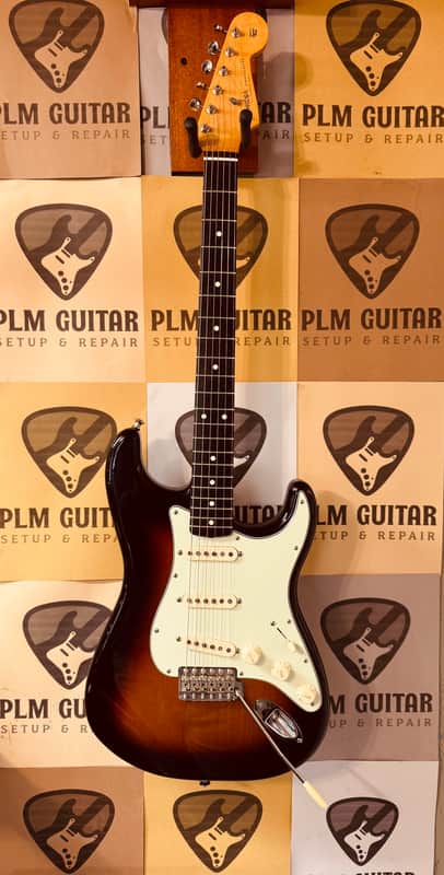 Fender Vintera II '60s Stratocaster with Rosewood Fretboard 2023 - 2026 - 3-Color Sunburst image 1