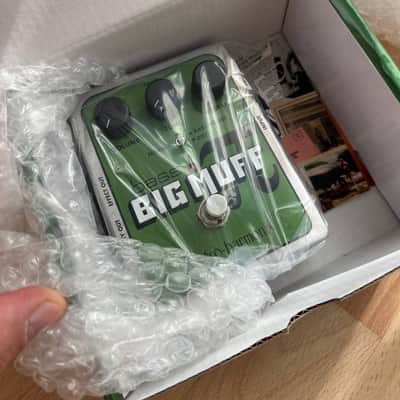 Electro-Harmonix Bass Big Muff Pi Distortion / Sustainer 2008 - Present - Green image 4