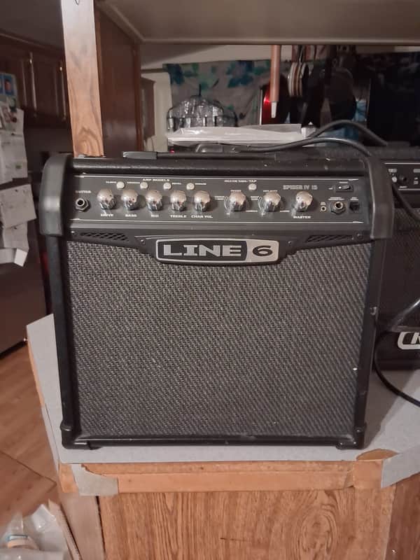 Line 6 spider IV 15 - Black image 1