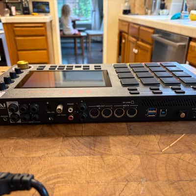 Akai MPC Live Standalone Sampler / Sequencer 2017 - 2020 - Black image 8