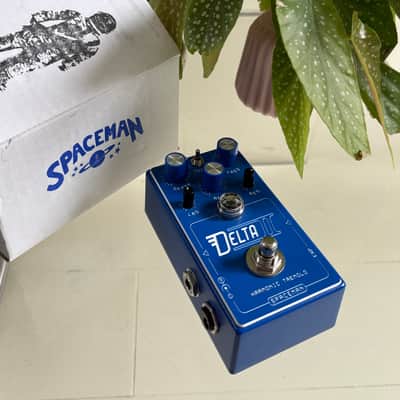 Spaceman Delta II Harmonic Tremolo 2021 - 2024 - Blue Edition image 1