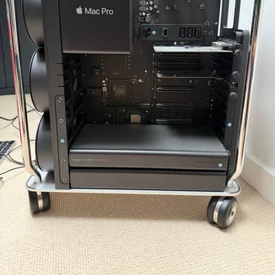 Apple Apple Mac Pro 2019 7,1 8-Core Xeon W / 128GB RAM / 1TB SSD / Radeon 580X 8GB / NVMe PCIe / Wheels / Box 2019 - Apple Finish image 4