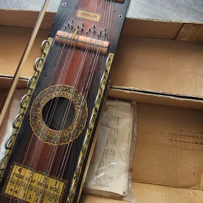 Ukelin Manufacturers Advertising Company 93 Ferry Street New Jersey Model 5186 Patent # 1,697,396 1925 to 1933 - Good image 6