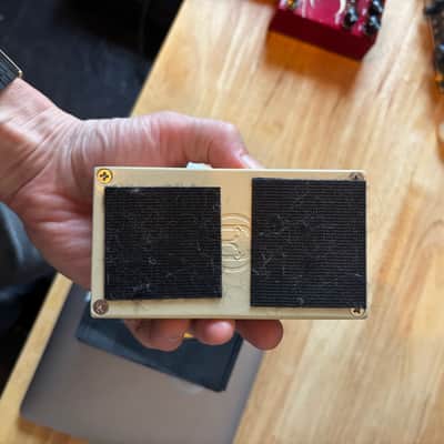 Walrus Audio Eons Five-State Fuzz 2022 - Present - Sandy Tan / Goat Graphic image 5