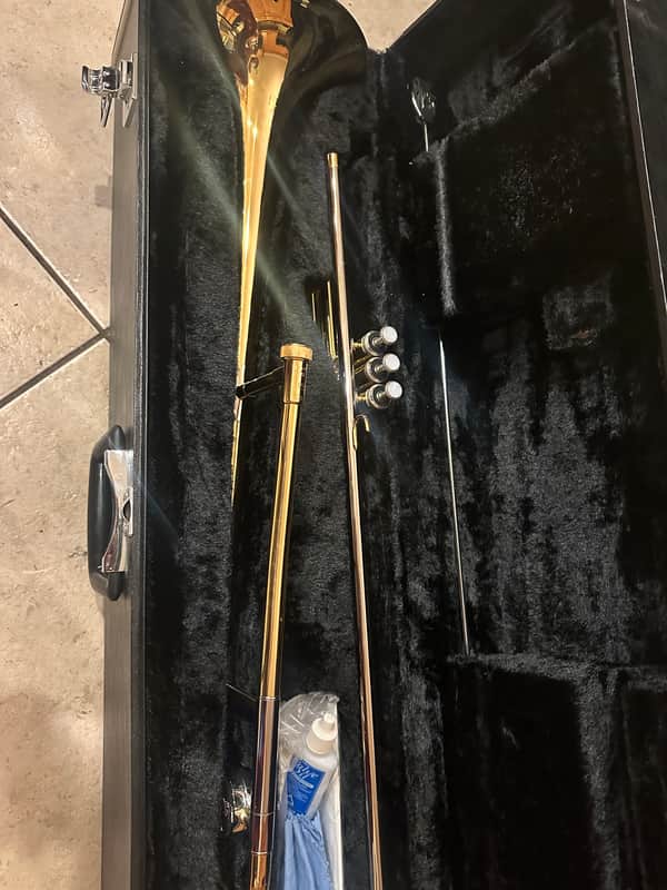 Yamaha YSL-354V Valve Trombone with mouthpiece - Excellent Condition image 1