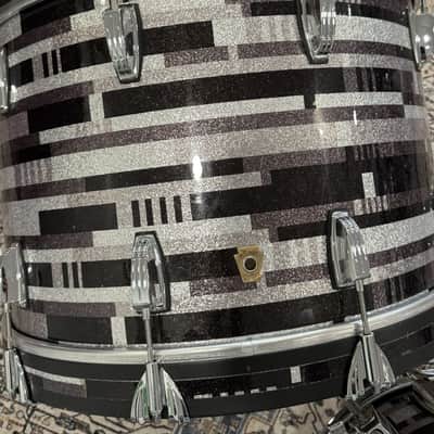 Ludwig Classic Maple Fab Outfit 22/13/16 - Black Digital Sparkle image 3