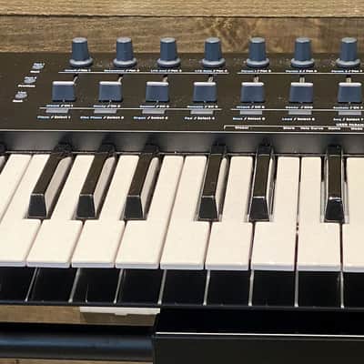 Arturia KeyLab 61 MkII MIDI Controller Black image 10
