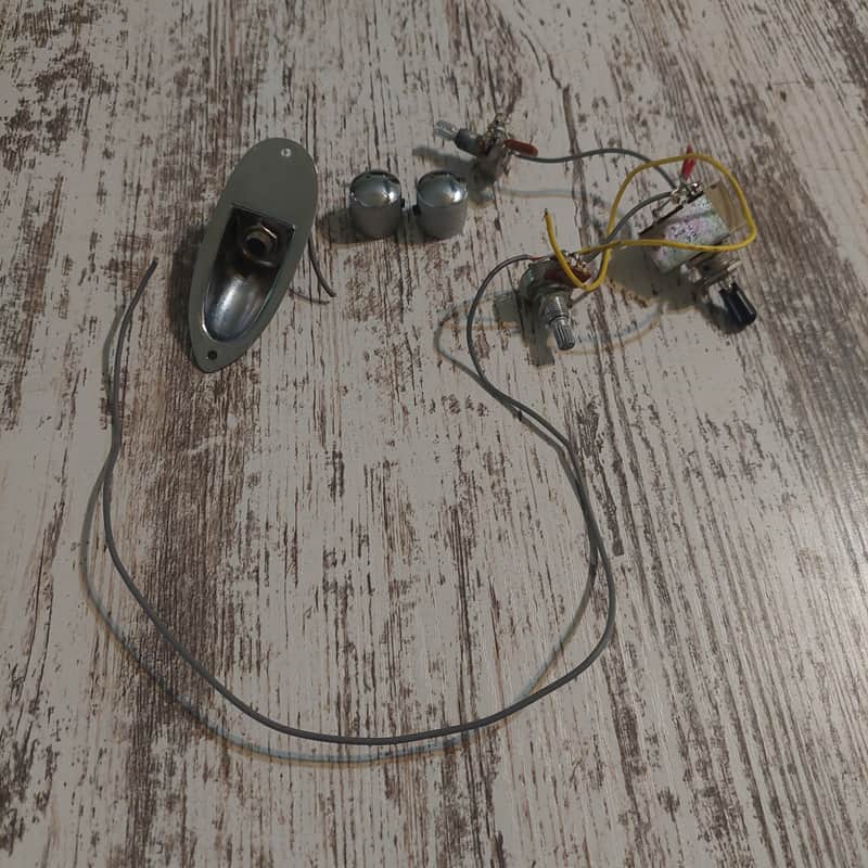 Kramer 400st Striker Vanguard Electronics Wiring Harness w/ Extended Output Jack Wire image 1