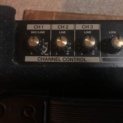 Roland KC-60 3-Channel 40-Watt 1x10" Keyboard Combo 2002 - Present - Black image 7