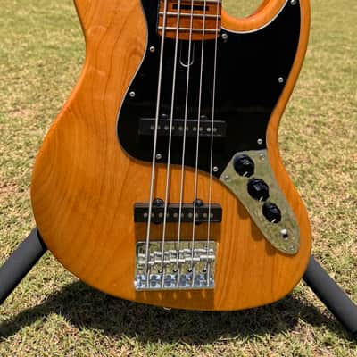 Sire Marcus Miller V5 Alder 5-string Bass Guitar - Natural 2025 - Natural image 4