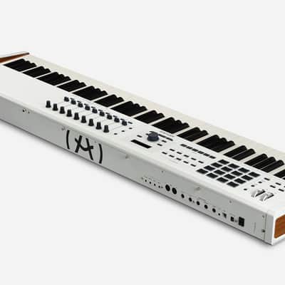 Arturia KeyLab 88 MkII MIDI Controller - White image 2