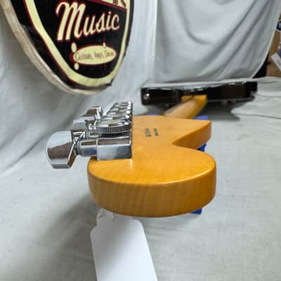 Fender American Ultra II 2 Meteora Guitar with COA + Case 2025 - Texas Tea / Ebony fingerboard image 24