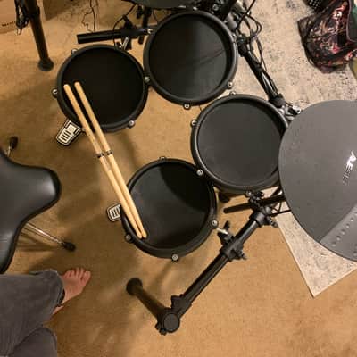 Alesis Nitro Mesh Kit PLUS Drum Throne- Electronic Drum Set 2010s - Black image 3
