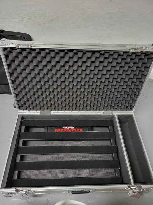Pedaltrain 3 Board with Voodoo labs Mondo, gigbag, and flight case image 1