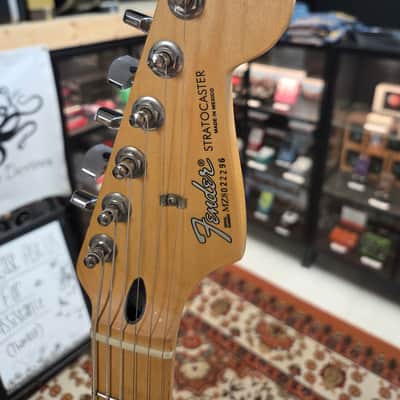 Fender Standard HSS Stratocaster 2008 image 2
