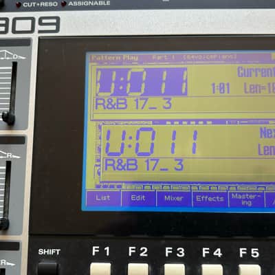 Roland MC-909 Groovebox 2010s - Silver image 3
