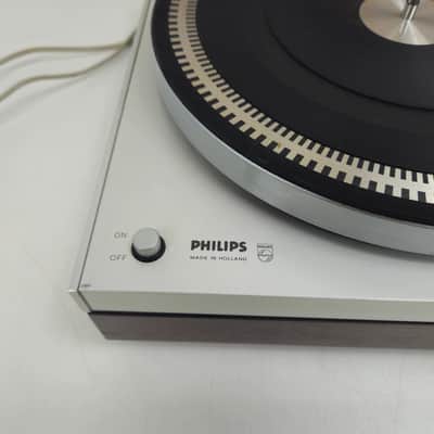 Philips - 212 - Sprung Chassis Belt-Drive Turntable GP400 - New belt image 5