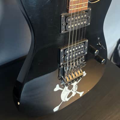 Squier Showmaster HH Skull & Crossbones 2003 - 2004 - Black Metallic / Skull & Crossbones image 9