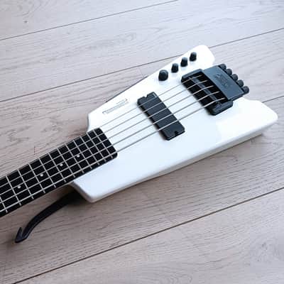 Steinberger Synapse XS-15FPA 2003 White 5 string Bass Graphite image 4