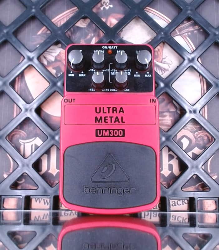 Behringer -UM300- ULTRA METAL