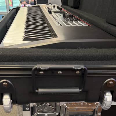 Roland FANTOM-08 Synthesizer Workstation 88 Key Keyboard with Gator Case - Pre Owned image 7