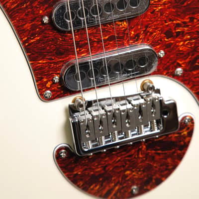 Brian May Guitars BMG Special LE White Electric Guitar image 7