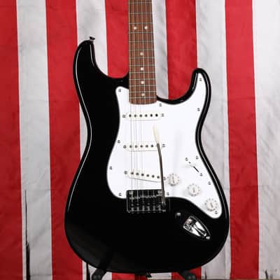 Squier Affinity Stratocaster Pack with Mustang Micro Amp - Black image 2