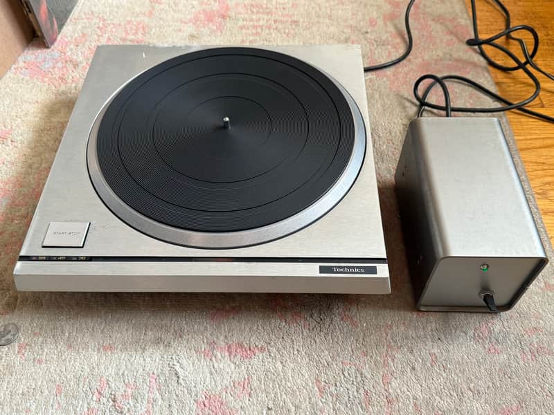Technics SP-10 MKll Direct Drive Turntable + SH-10E Custom Power Supply Working image 1