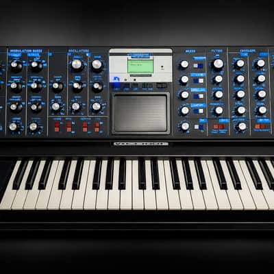 Moog Minimoog Voyager Electric Blue Edition