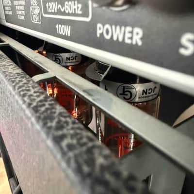 Fender '68 Custom Deluxe Reverb 2-Channel 22-Watt 1x12" Guitar Combo image 6