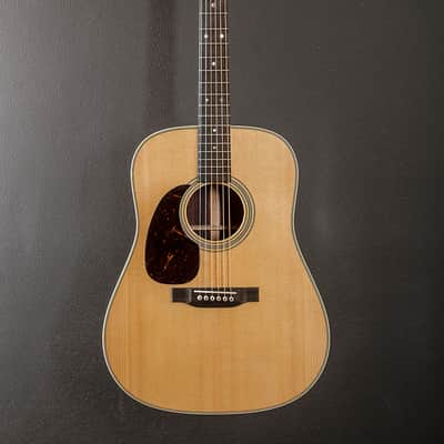 Martin New for 2025 D-28 Left Hand - Gloss Natural image 3