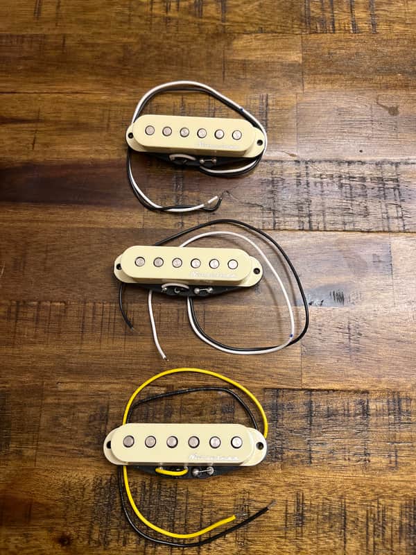 Fender 099-2115-000 Vintage Noiseless Stratocaster Pickup Set