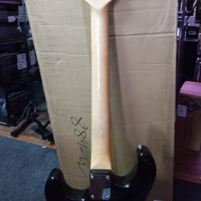 Dean Avalanche 3/4 Electric Guitar image 2