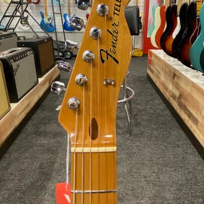 Fender Classic Series '69 Telecaster Thinline Electric Guitar, Maple Fingerboard, 3-Color Sunburst image 3