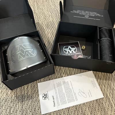 Immagine Aston Microphones Spirit Black Bundle Multi Pattern Condenser - 2