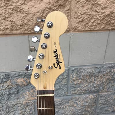Squier Mini Stratocaster - Pink image 3