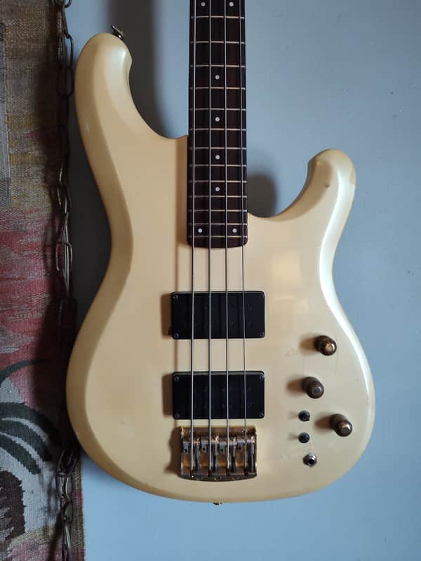 84年製 Ibanez ROADSTAR Ⅱ RB824 hqdefault.jpg