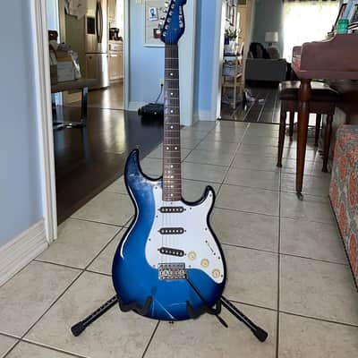 Yamaha SE 300 Blue image 2