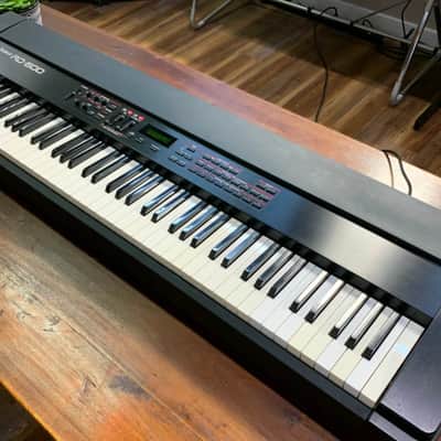 Roland RD-600 88-Key Digital Stage Piano 1997 - 2002 - Black
