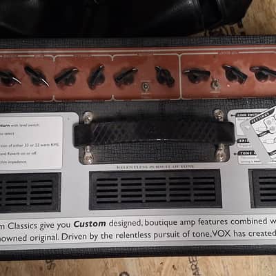 Vox AC30CC2X Custom Classic 2-Channel 30-Watt 2x12" Blue Alnico Guitar Combo 2005 - 2010 Black image 4