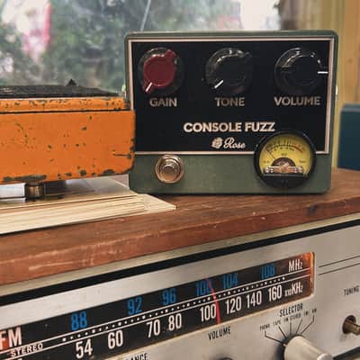 CONSOLE FUZZ - by Rose Electric Audio - Distortion / Fuzz image 2