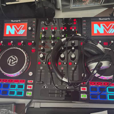 Numark NV II Dual-display Serato DJ Controller 2010s - Black image 2