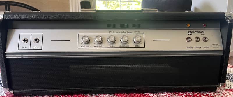 Ampeg V-4B