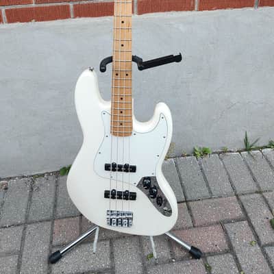 Fender Standard Jazz Bass – Arctic White image 1