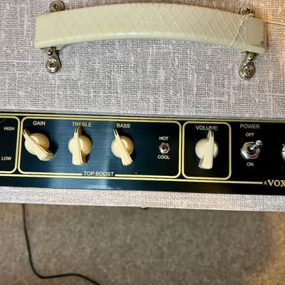 Vox VOX AC4HW1 Hand-Wired 4-Watt Tube Guitar Combo Amp 2016 - Fawn vinyl and Brown Diamond image 12